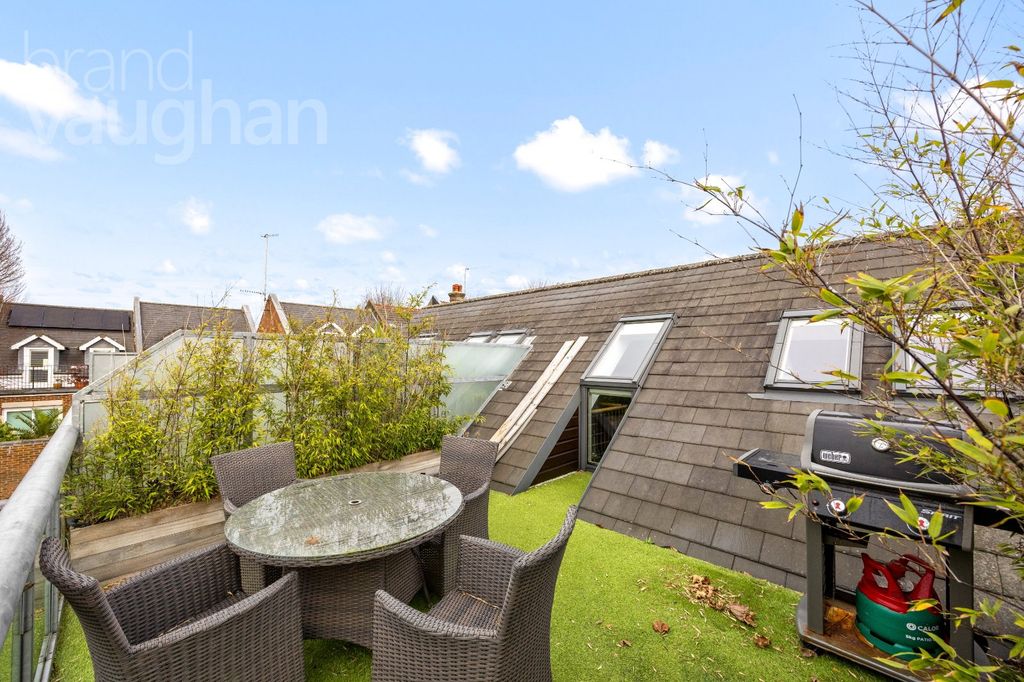 Property photo 3 of 36 Picture No. 05