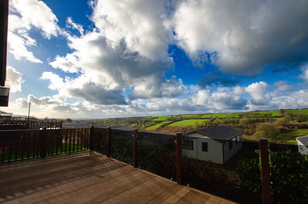 Property photo 3 of 11 3 Vernon Villas - Tps 01208 872728-36