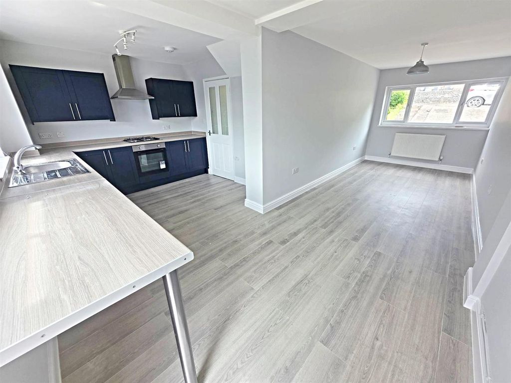 Property photo 3 of 15 Living/Kitchen/Diner