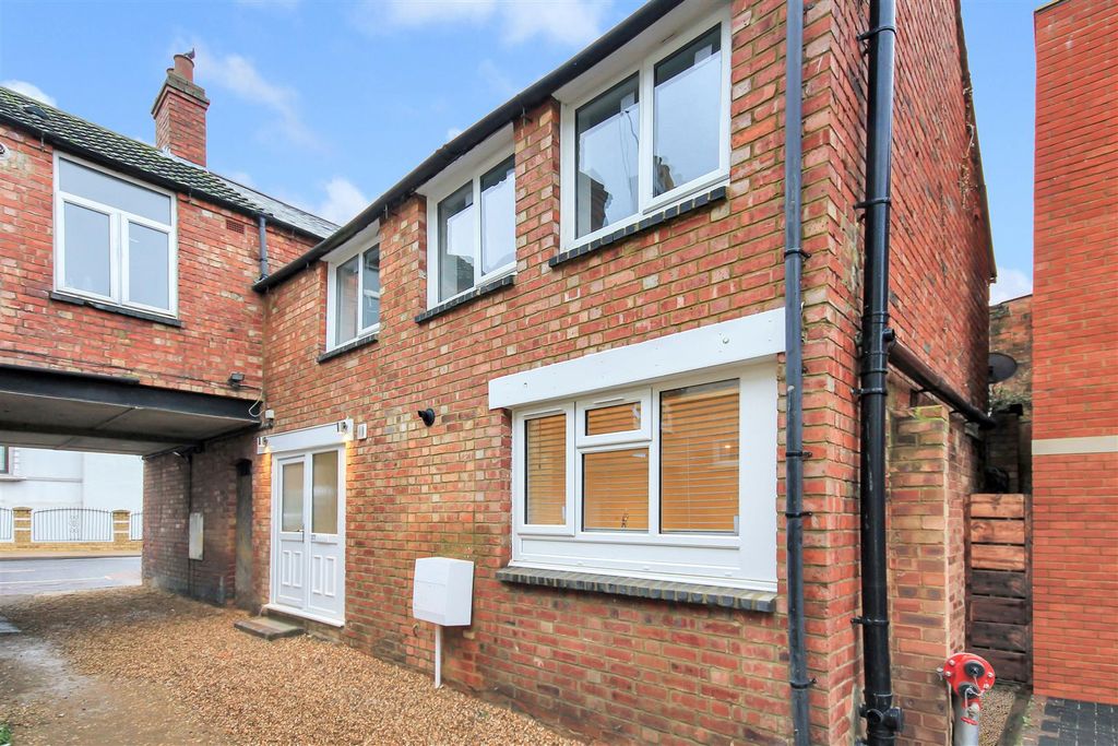 Property photo 1 of 10 Front 1.Jpg