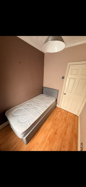 Property photo 1 of 2