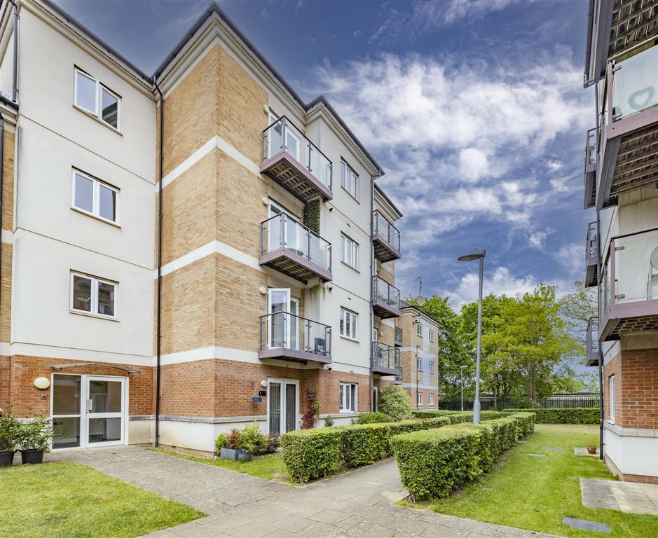 Property photo 1 of 17 Coopers Estate Agents