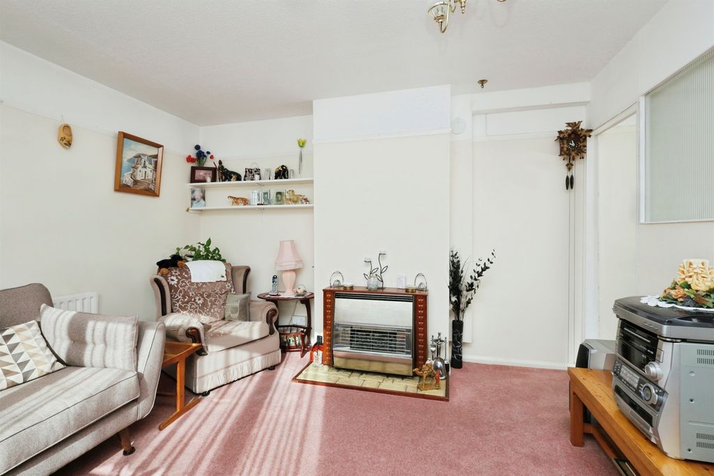 Property photo 3 of 14