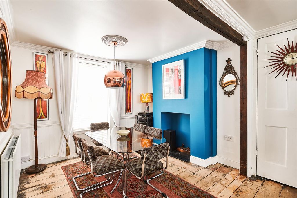 Property photo 2 of 46