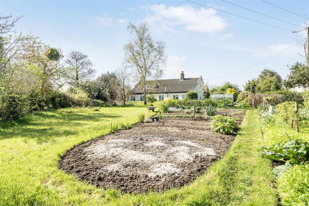 Property photo 2 of 22 Rear