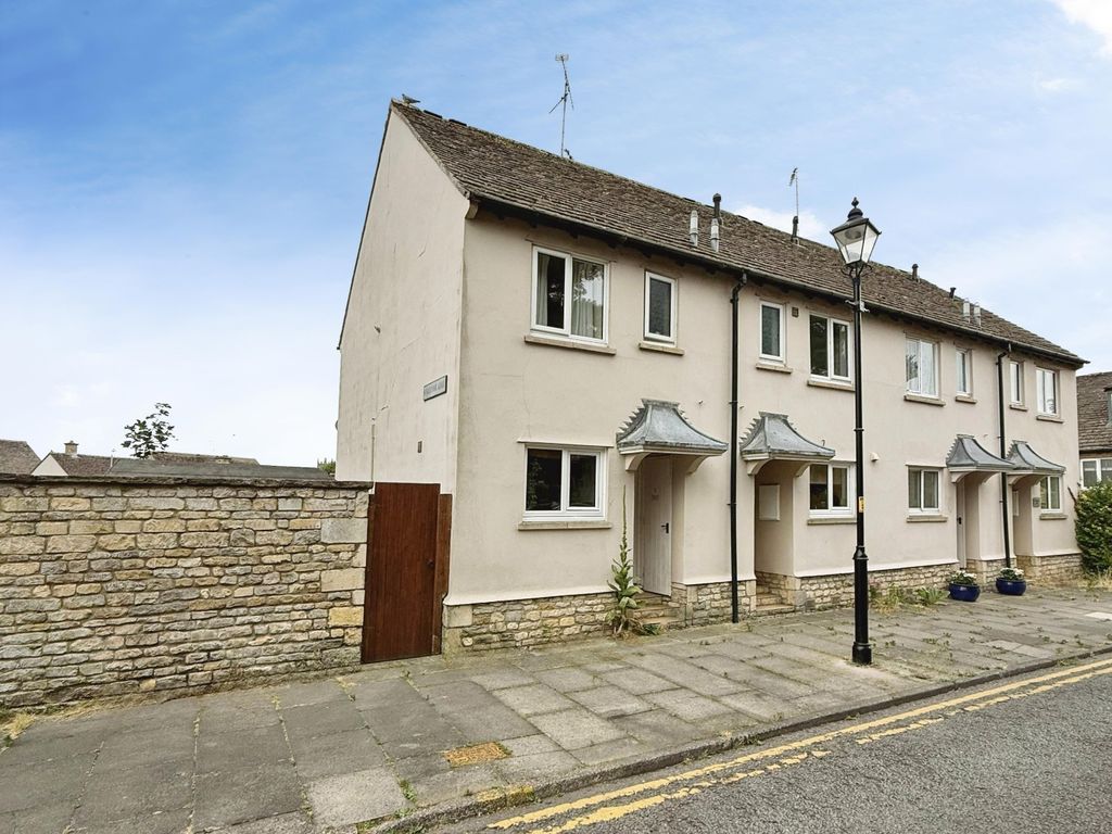 Property photo 1 of 3