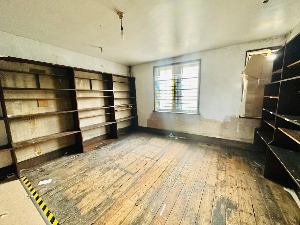 Property photo 3 of 9 Gallery