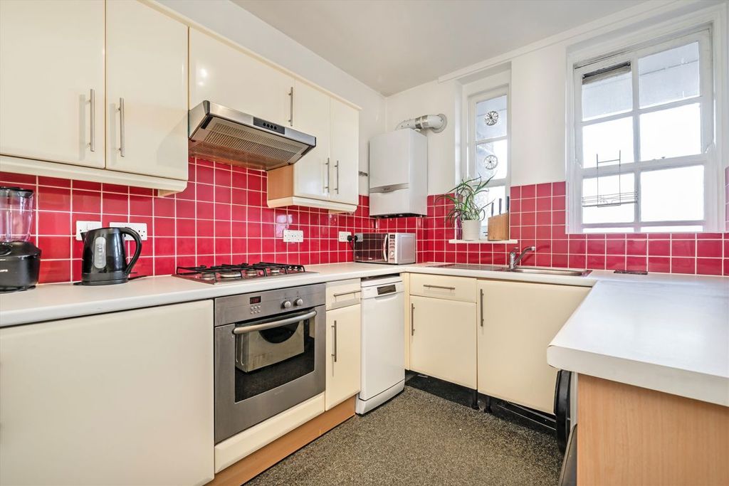 Property photo 2 of 6