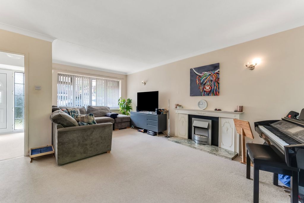 Property photo 2 of 11