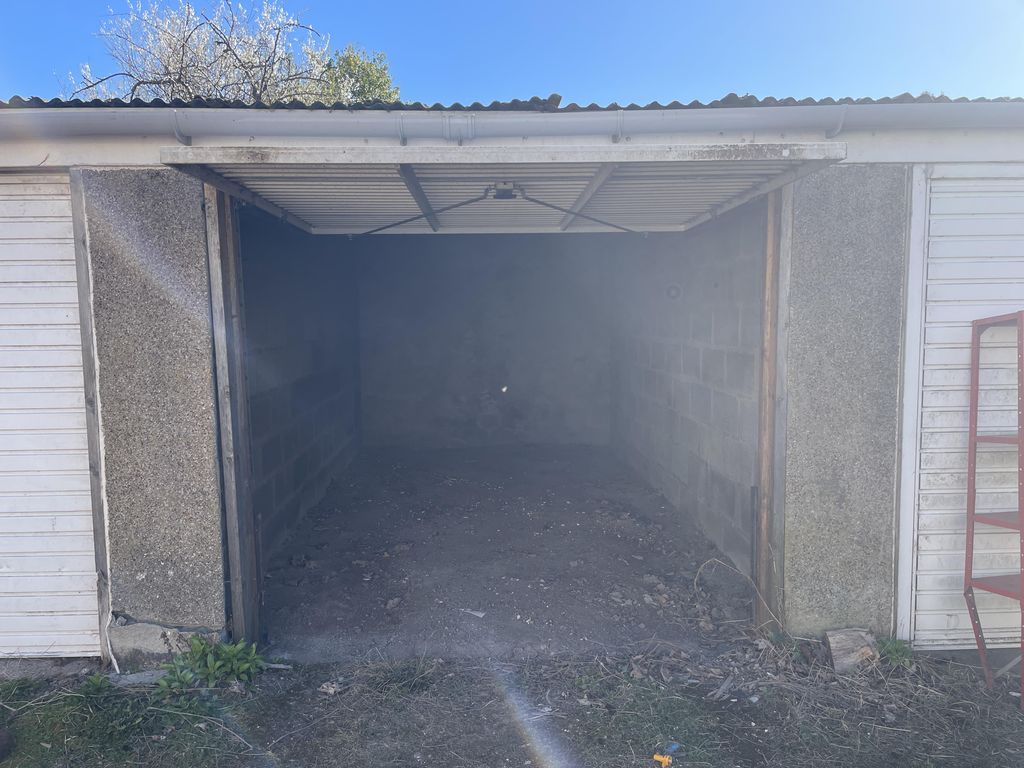 Property photo 3 of 3