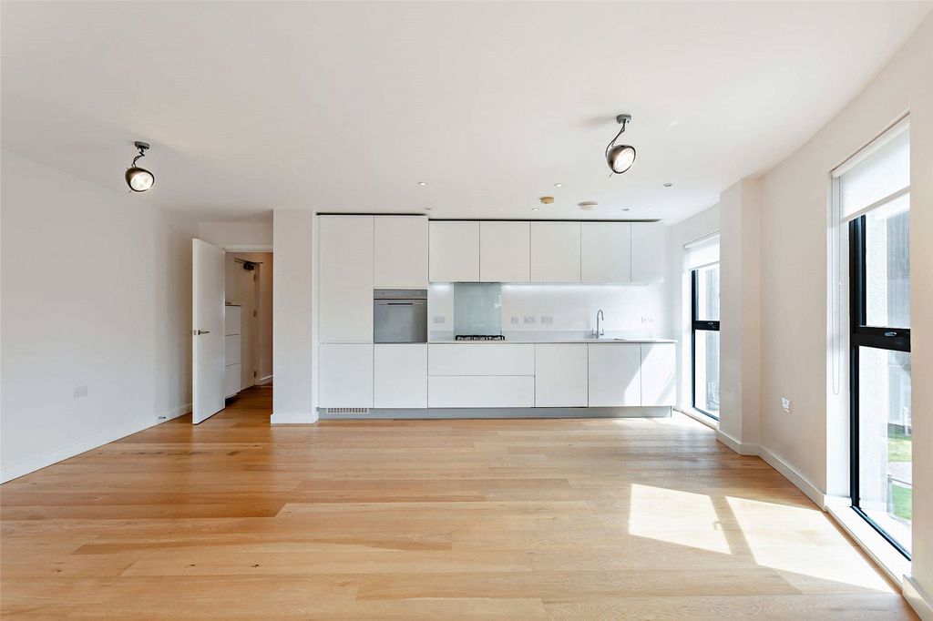 Property photo 3 of 13 Living Room