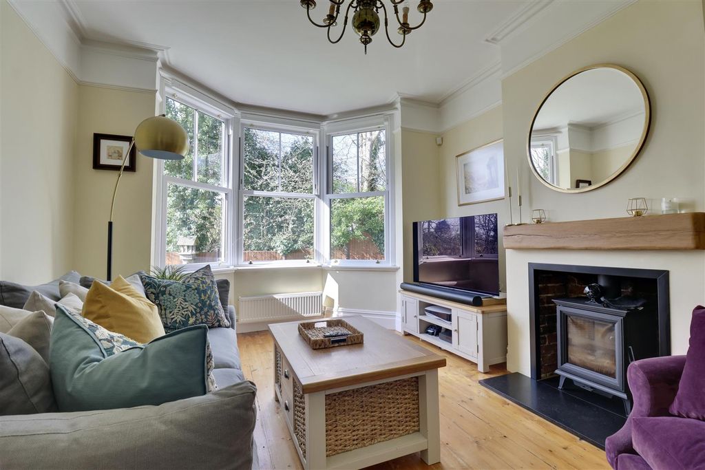 Property photo 3 of 35 C2193E93-6A6E-4F76-B2D7-Baca8C75Ca94_1_201_A.Jpeg