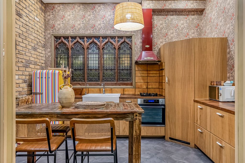 Property photo 3 of 70 Picture No. 06