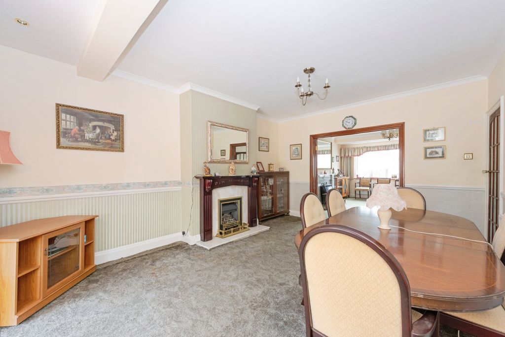 Property photo 3 of 18 Dining Room