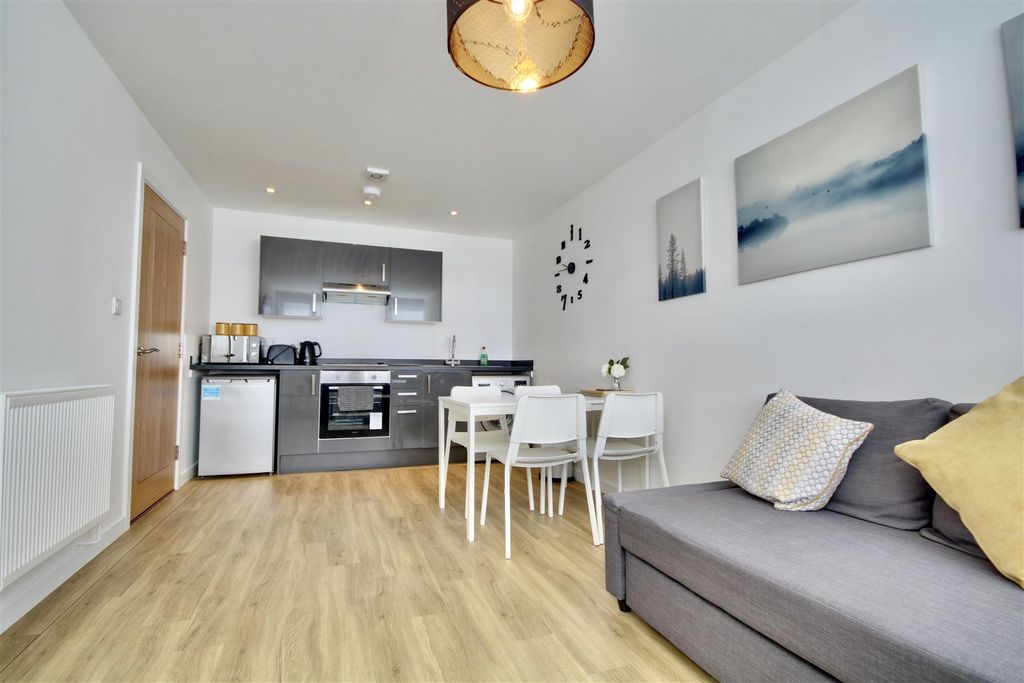 Property photo 1 of 9 31Ddbcd6-Fb40-4B20-9924-7Fad3B1Ca9E0_1_201_A.Jpeg