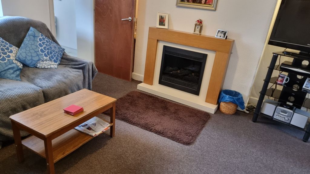 Property photo 2 of 7