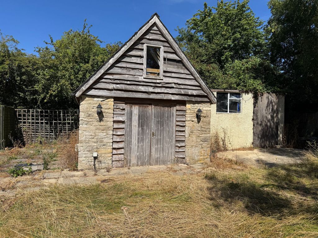 Property photo 2 of 37
