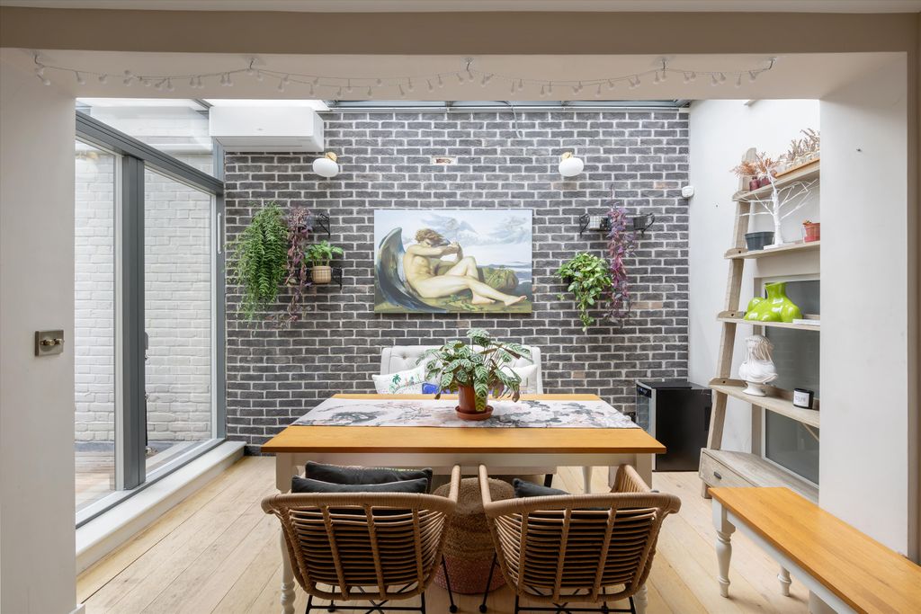 Property photo 3 of 14 Image