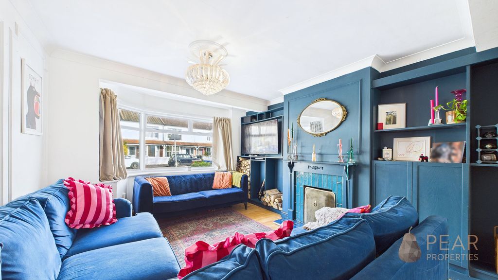 Property photo 2 of 28