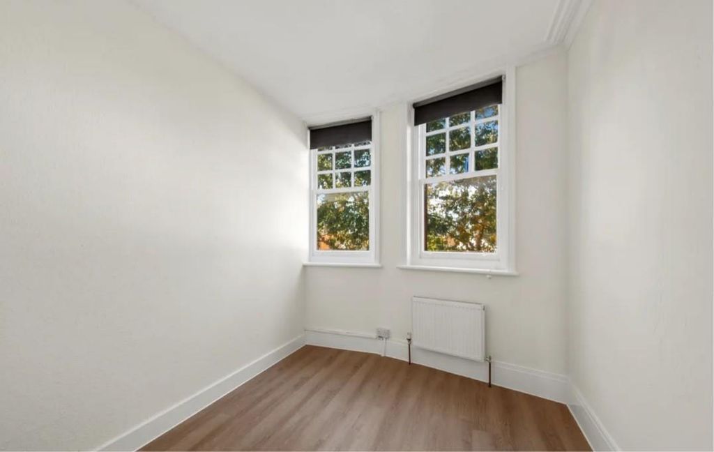 Property photo 2 of 7 Teddington Bedroom 3.Jpg