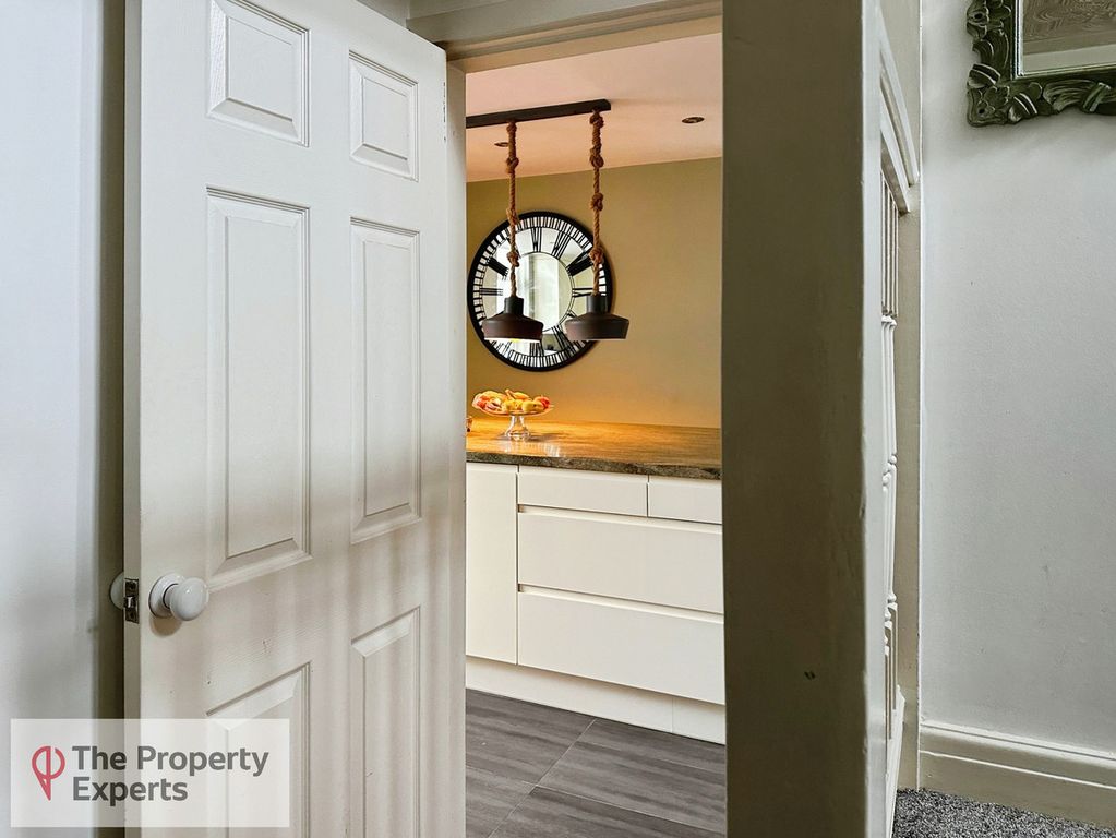 Property photo 3 of 27