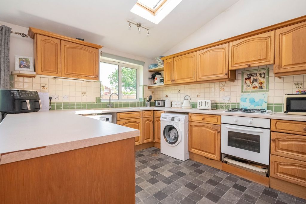 Property photo 3 of 14
