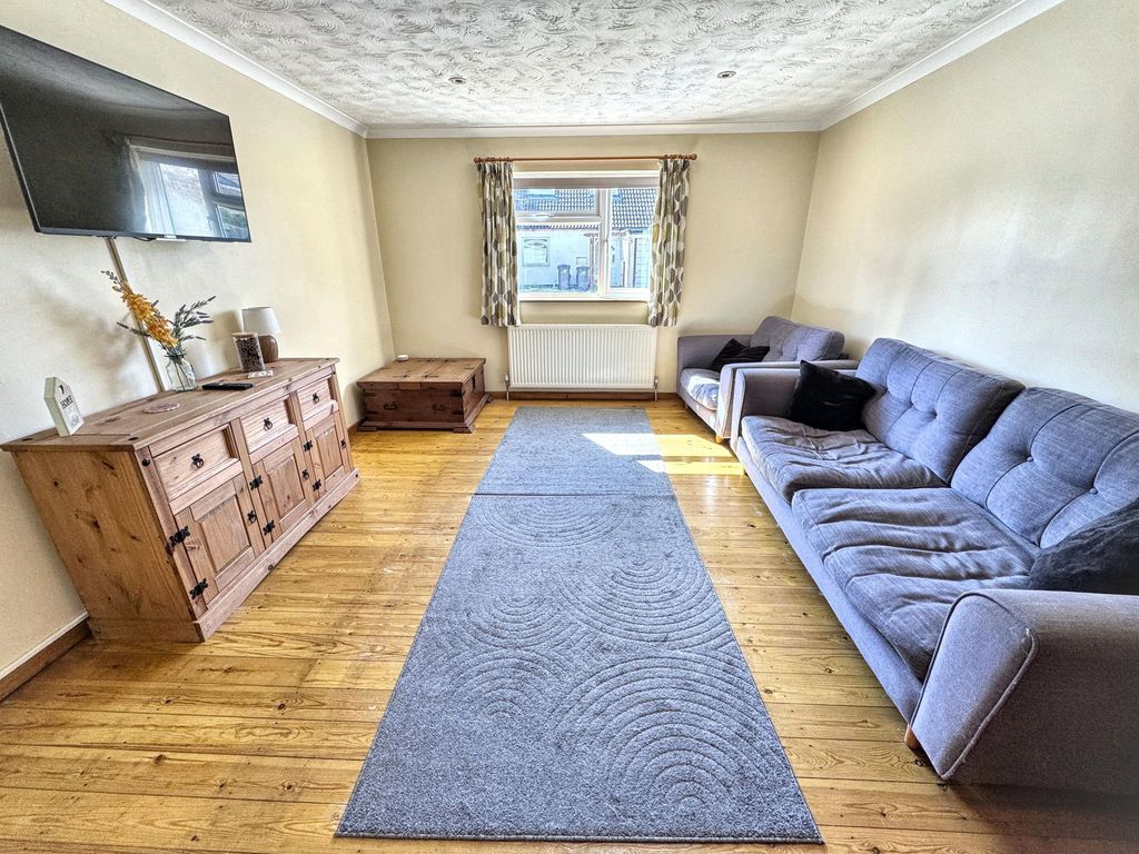 Property photo 2 of 24