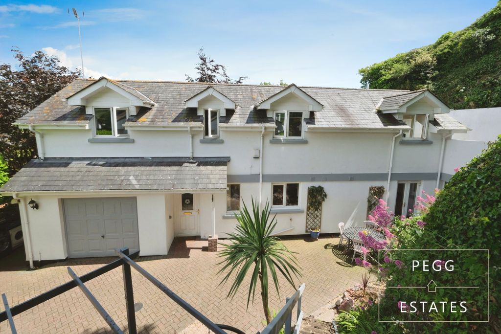 Property photo 1 of 33