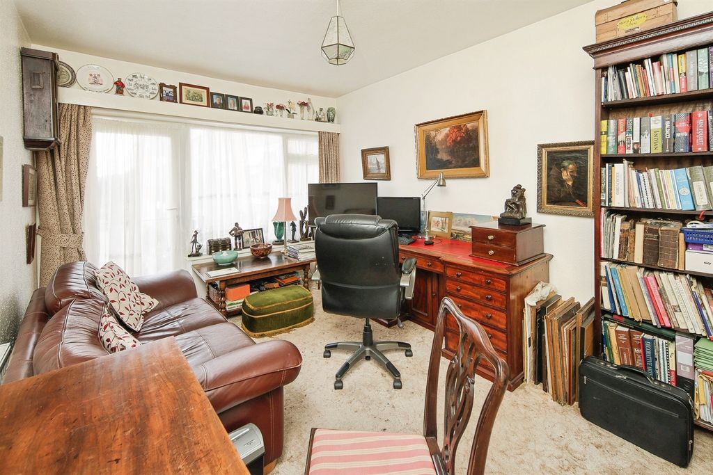 Property photo 2 of 16