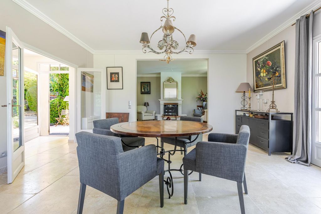 Property photo 3 of 30 Image