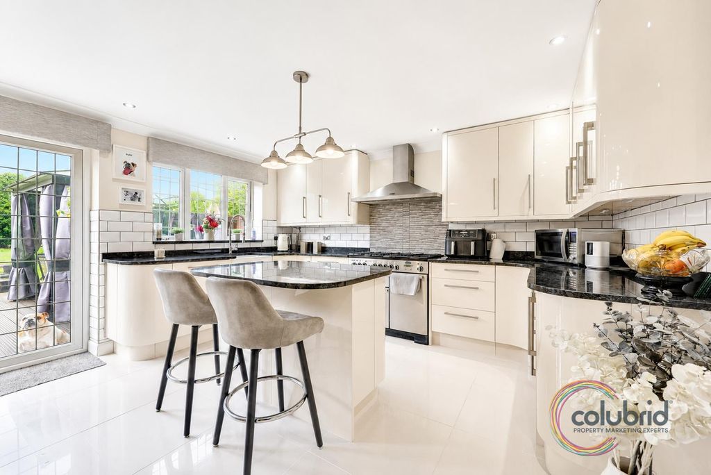 Additional image 8 of 3 bed semi-detached house for saleLong Lane, Grays RM16