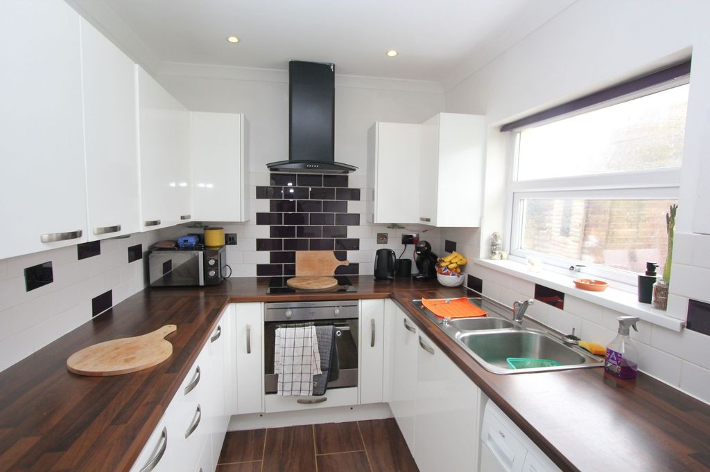 Property photo 3 of 26