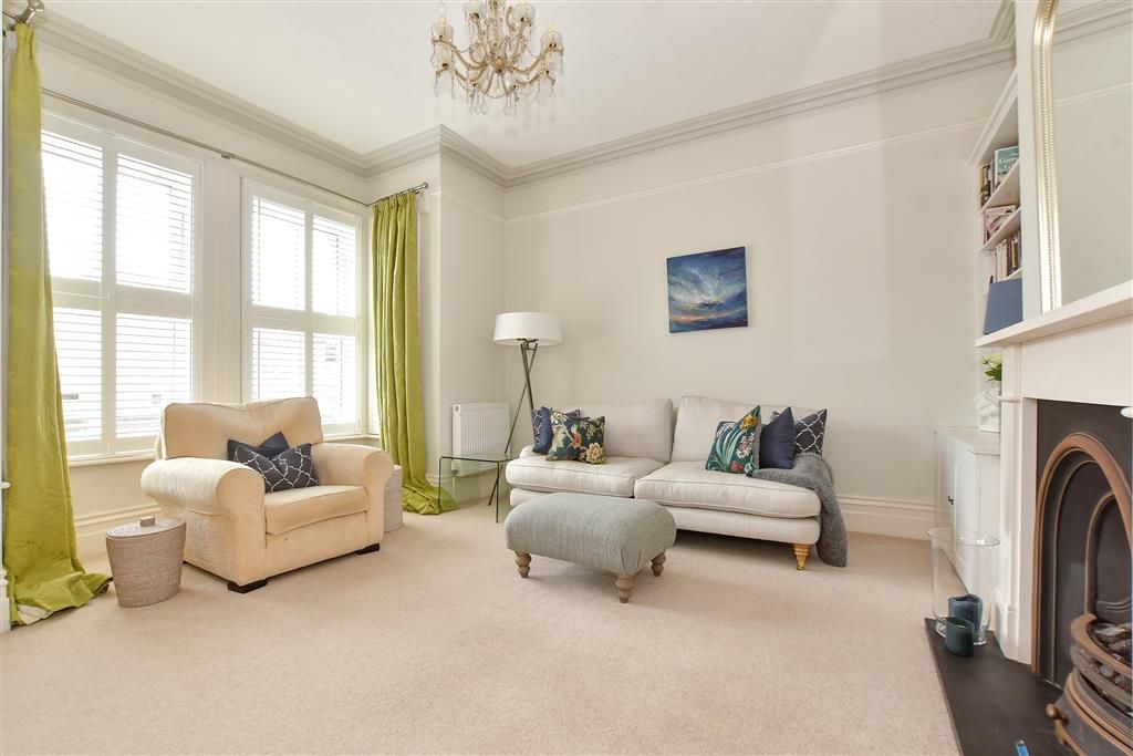 Property photo 3 of 16 Sitting Room