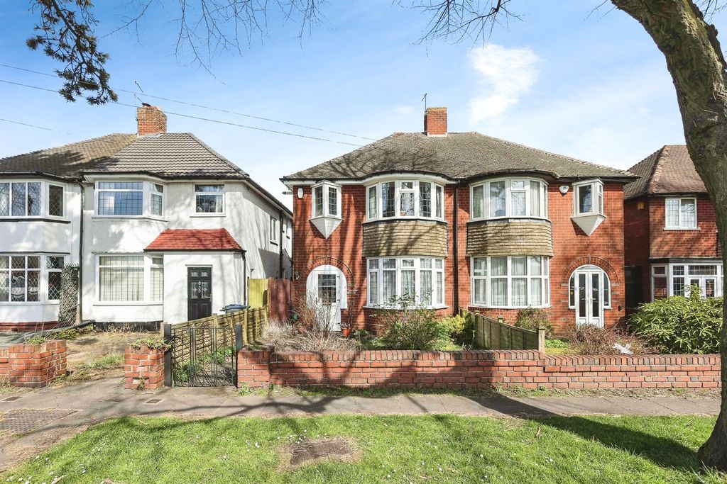 Property photo 2 of 17