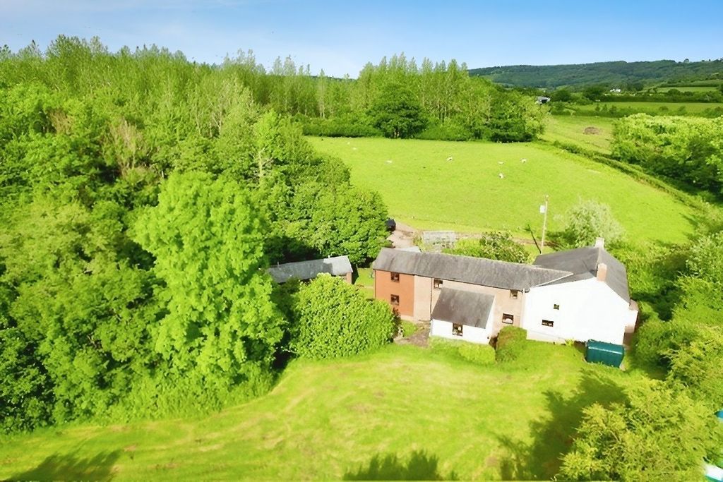 Property photo 2 of 32