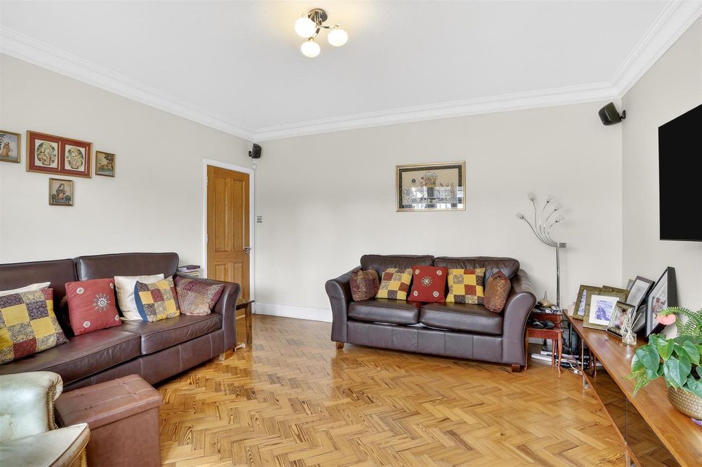 Property photo 3 of 46 1671304012 - 28.Jpg