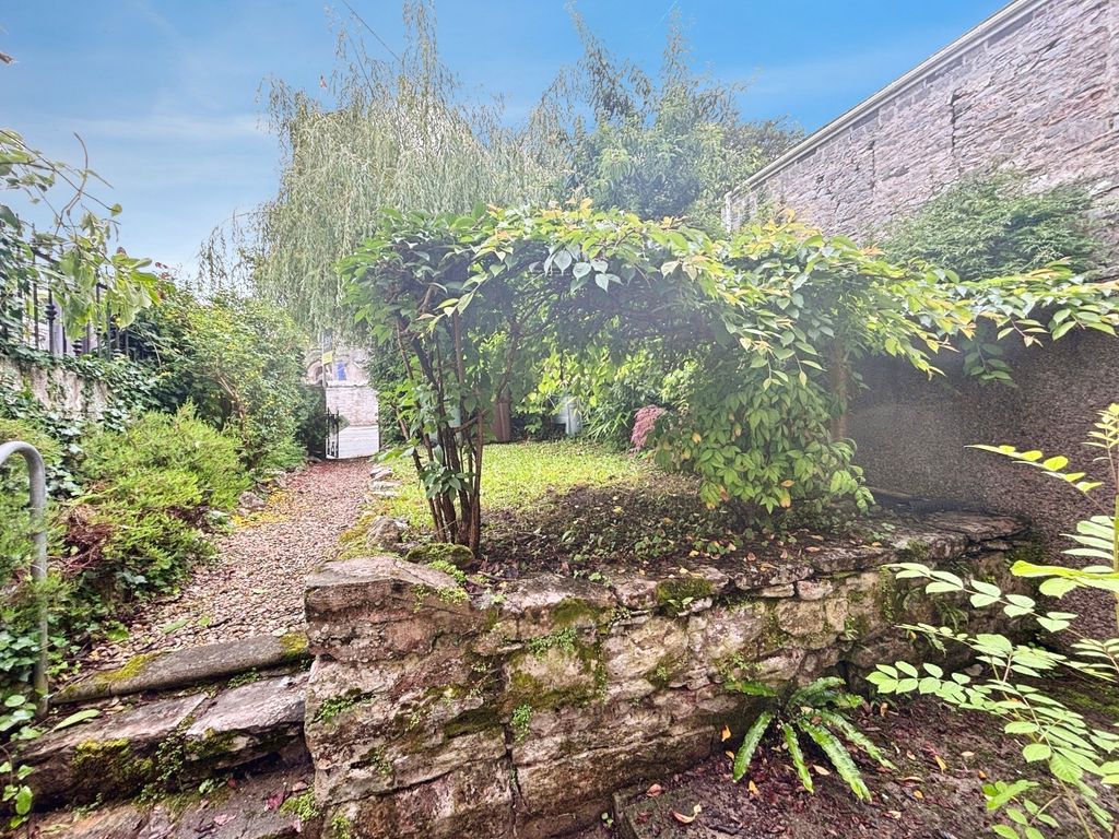 Property photo 2 of 21 Picture No. 34