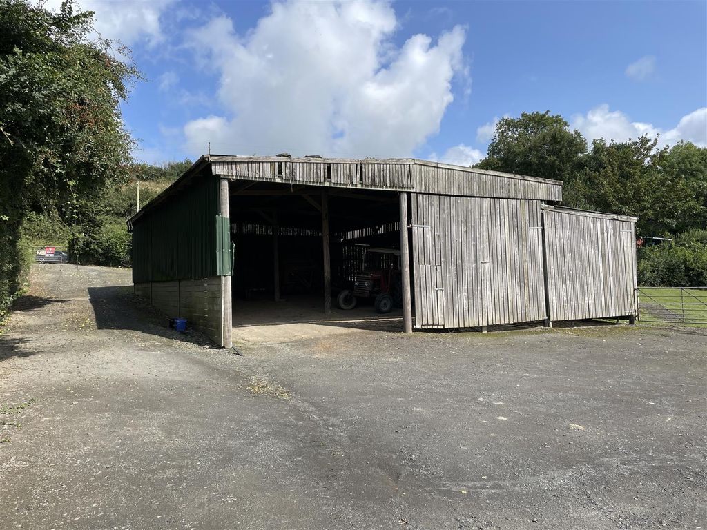 Property photo 3 of 10 Barn