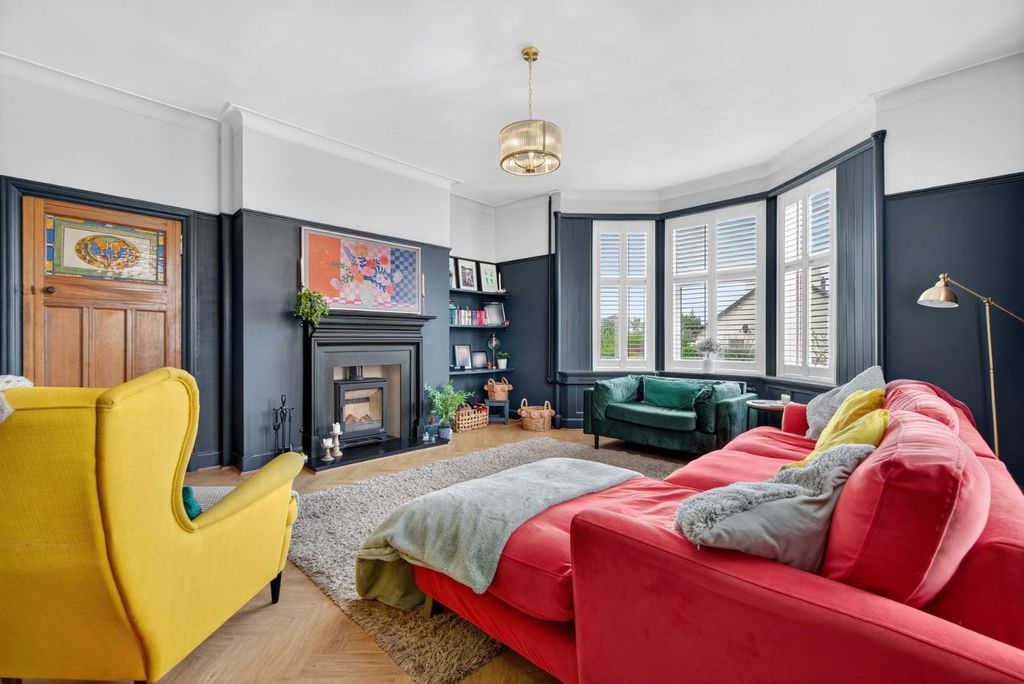Property photo 2 of 30 9_1 Gogoside Drive, Largs _08.Jpg