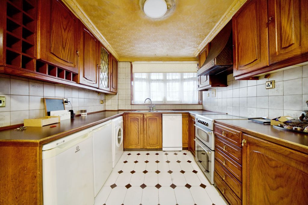 Property photo 2 of 17 Photography