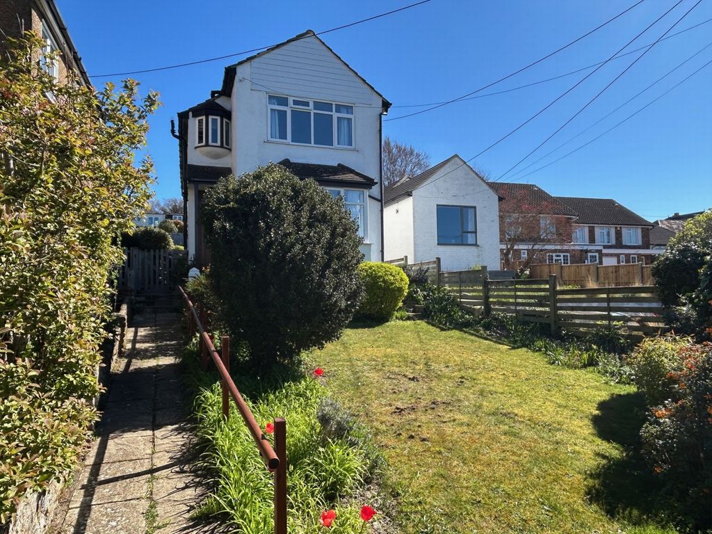 Property photo 1 of 19 Photo 3