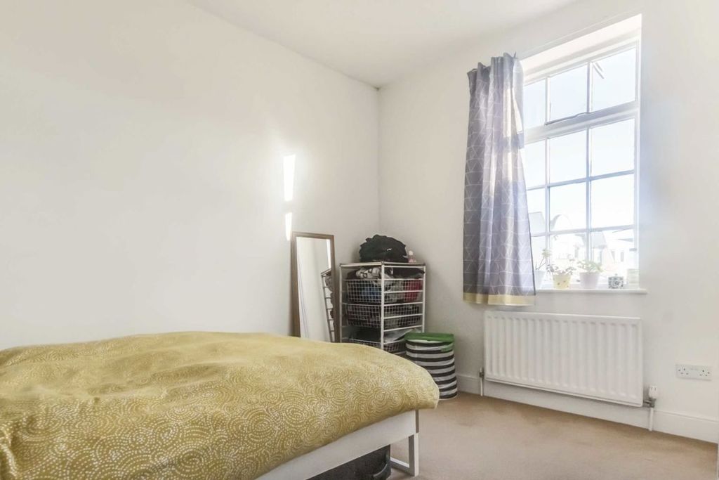 Property photo 3 of 4