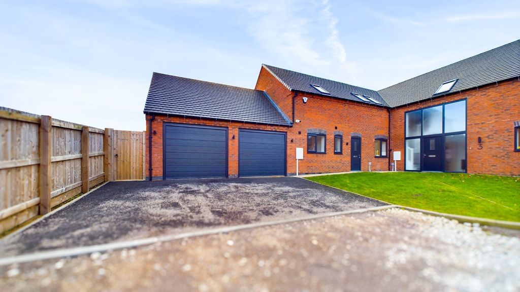 Property photo 1 of 38 3845033