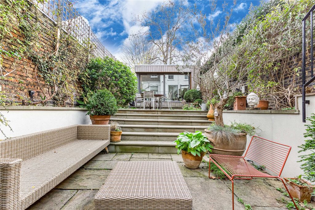 Property photo 3 of 14