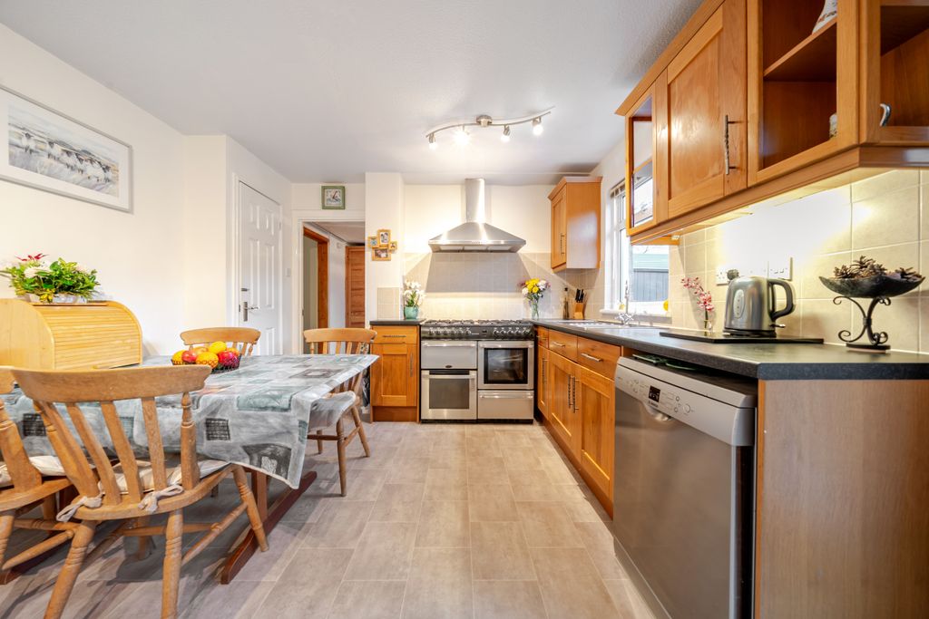 Property photo 3 of 31 1408541-24-698A0Abab10d9