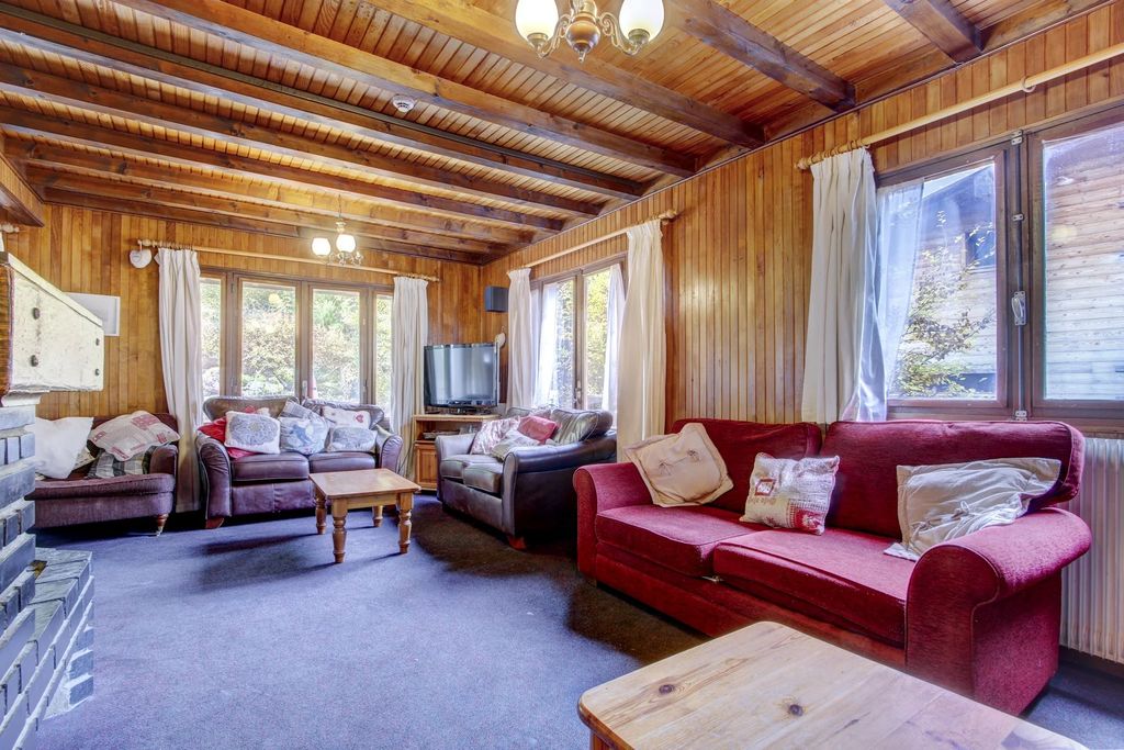 Property photo 3 of 13