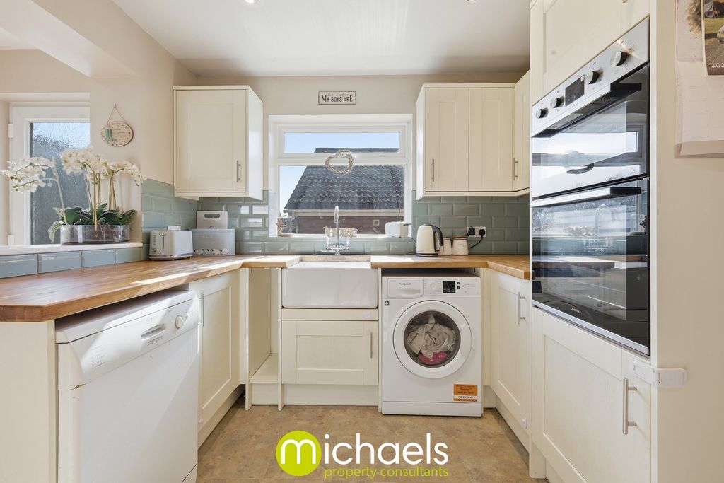 Property photo 3 of 19