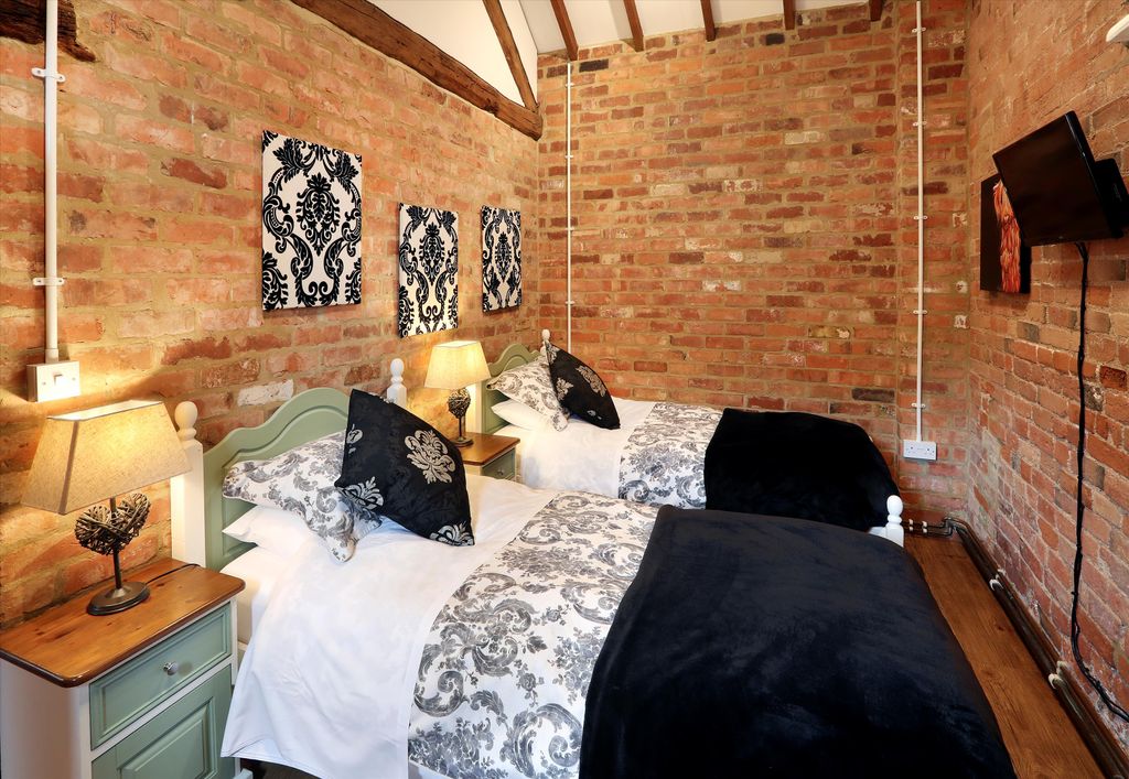 Additional image 32 of 11 bed farm for saleKings Lane, Snitterfield, Stratford-Upon-Avon, Warwickshire CV37.