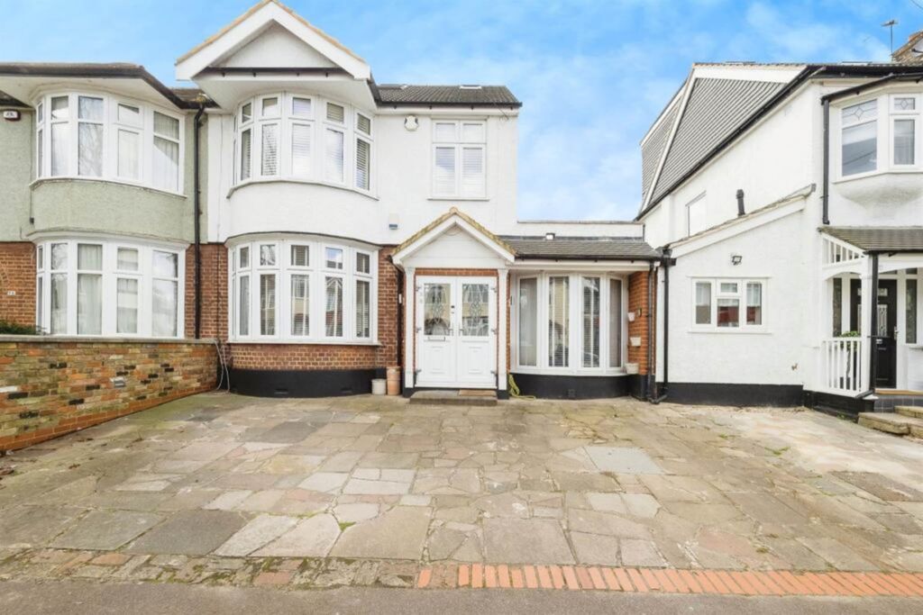 Property photo 1 of 17