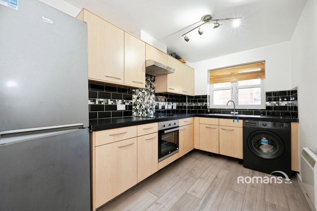 Property photo 3 of 9 Pbox-Img.Jpg